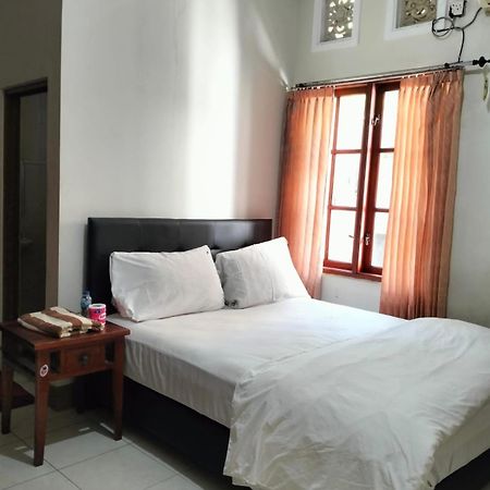 Nakula Familiar Inn Denpasar Esterno foto