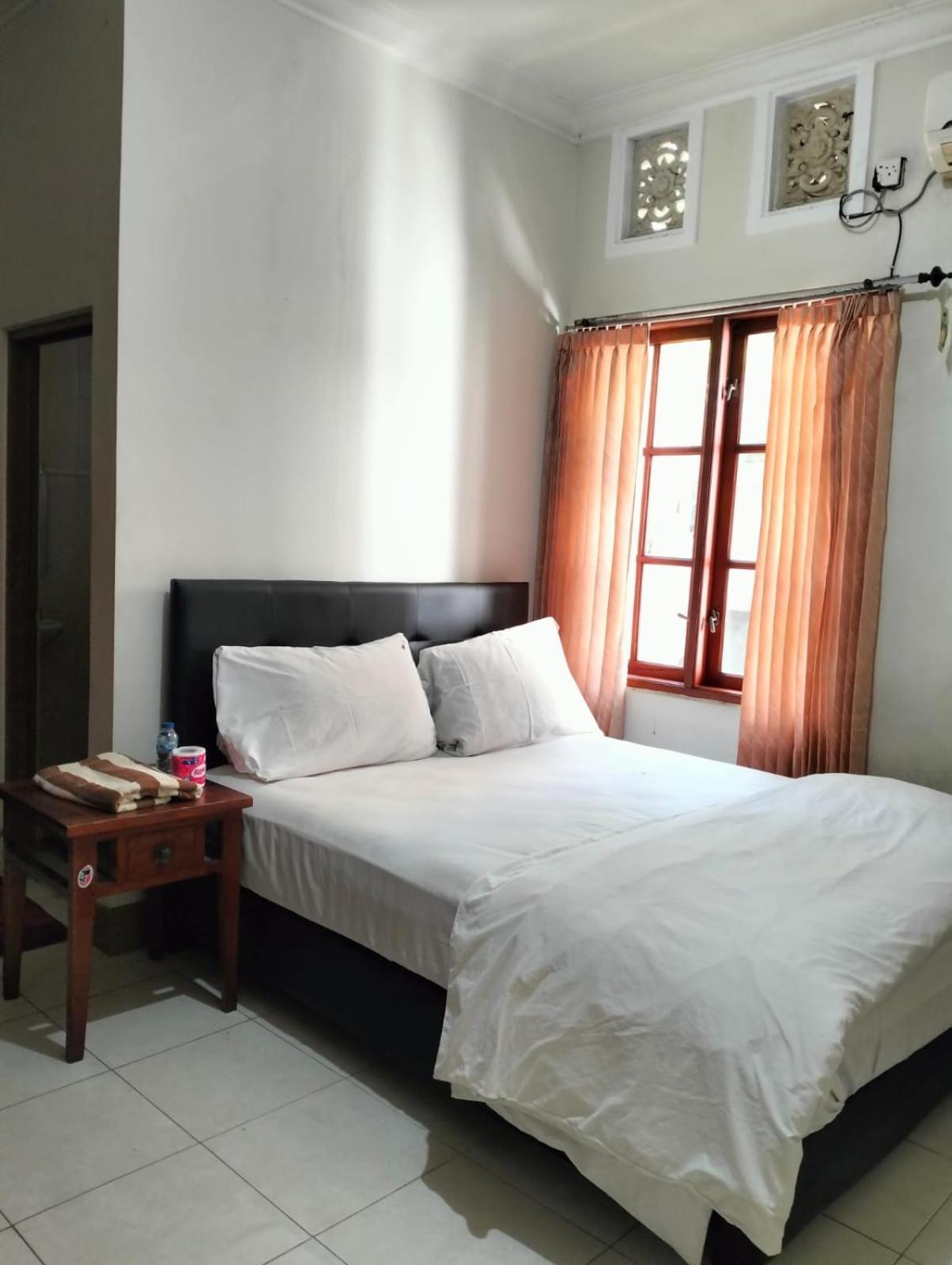 Nakula Familiar Inn Denpasar Esterno foto